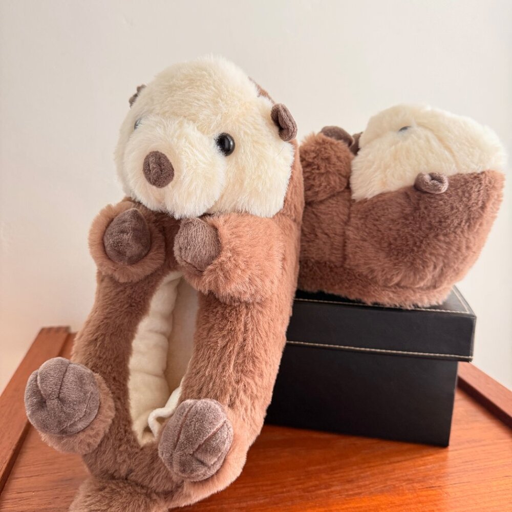🦦 Oooh Geez Kids Otter Slippers | Size 1–4 | One Size Fits Most 🦦 - Picture 2 of 5